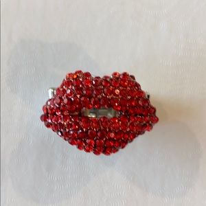 Red lips crystal stretch ring!